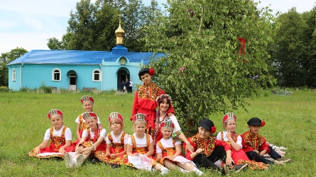 В Комаричах Брянской области провели праздник «Троица»