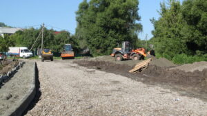 В Брянске продолжается капитальный ремонт дороги по улице Деснинский спуск