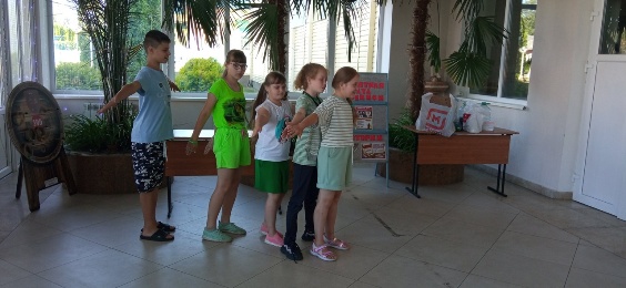 При Злынковском ДК работает театральное объединения «Альтаир»