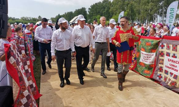 В  Брянской области состоялась  ежегодная агропромышленная выставка «День Брянского поля»