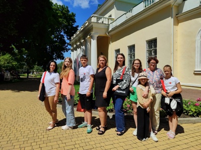 Злынковске семьи —  участники    первого регионального форума семейных сообществ