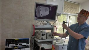 В онкодиспансере Брянска благодаря нацпроекту пациентов обследуют на новых бронхоскопах