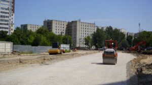 Брянский губернатор проверил строительство первой в городе дороги с велодорожкой