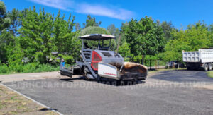 В Брянской школе №66 делают беговую дорожку