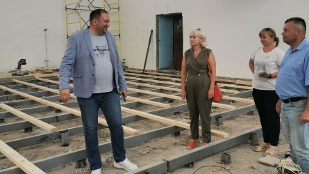 В Дубровке Брянской области  ремонтируют спортивную школу