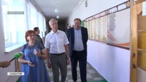 В Брянской Дубровке Олег Матыцин посетил образовательные и спортивные объекты