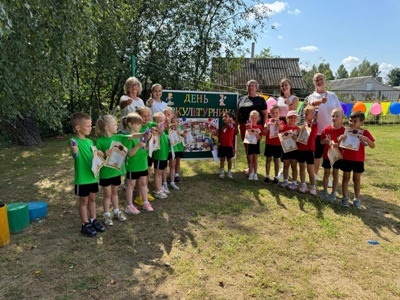 В Злынковском детском саду » Теремок» отметили День физкультурника