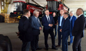 Губернатор Брянской области и представители Посольства РФ в Республике Беларусь побывали на «Брянсксельмаше»