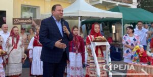 В Брянске Дятьковский район и Жуковский округ представили свои экспозиции в рамках Дней муниципалитетов