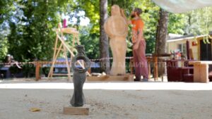 В Брянске прошел фестиваль деревянных скульптур