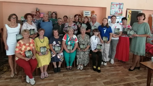 В Злынковской библиотке состоялась презентация книги  «Малая Родина в стихах поэтов малых приграничных территорий России (Брянской области) и Белоруссии (города Добруш)»