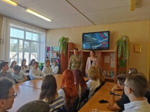 Брянские школьники пообщались с ветераном СВО Иваном Садовским