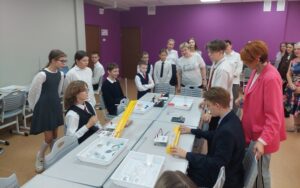 В Брянске открыли три школьных технопарка «Кванториум»