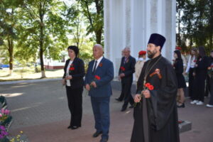 В брянском Сураже прошло торжественное мероприятие в честь 81-й годовщины освобождения от немецко-фашистских захватчиков