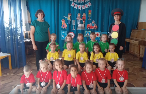 Злынковские дошколята учат правила дорожного движения