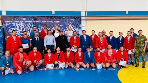 Брянские полицейские заняли первое место в чемпионате по спортивному самбо