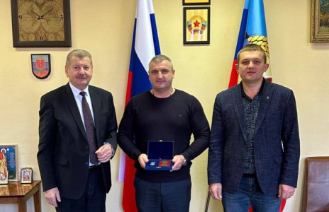 Евгений Петраков получил знак отличия «Почетный строитель России»