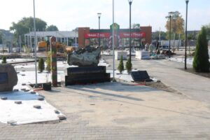 В брянском Стародубе завершается реконструкция сквера «40 лет Победы»