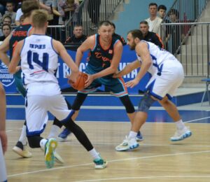 Брянская команда «Десна» баскетбольный сезон начала с победы в Высшей лиге