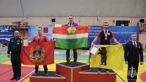 Брянский пожарный стал призёром соревнований по гиревому спорту