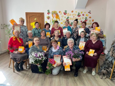 Злынковские  участники «Активного долголетия», слушатели «Университета третьего возраста» приняли участие в торжестве посвященном Дню пожилого человека