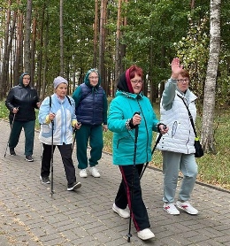 Злынковские участники группы «Активное долголетие»  участвовали в акции «10 000 шагов к жизни»