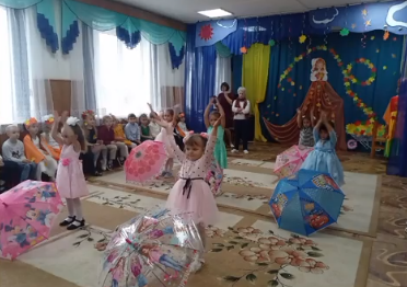 Праздник осени прошел в Злынковском детском саду «Теремок»