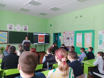 Учащиеся Спиридоновобусдской школы просмотрели и обсудили фильм: «ДНК России. Символы России»