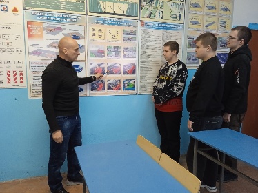 Злынковские студенты отметили день памяти жертв дорожно-транспортных происшествий