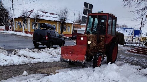 Во всех районах Брянщины устраняют последствия сильного снегопада