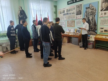 Экскурсия в  музей Злынковской средней школы