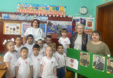 Дочь Героя Советского Союза встретилась со злынковскими дошколятами