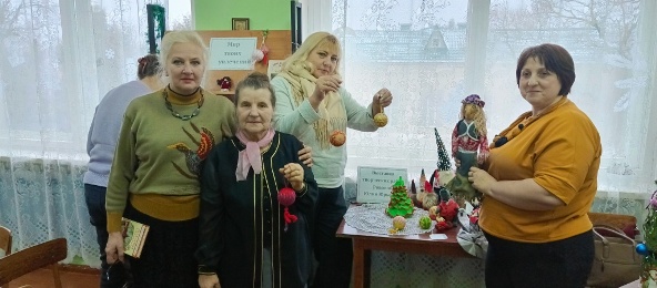 Злынковская библиотека  провела встречу с рукодельницей из Вышкова