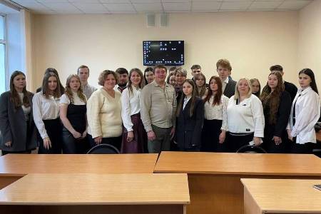 Олег Куликов, участник боевых действий, провёл встречу со студентами из Брянска