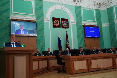 Брянская областная Дума приняла законы о поддержке семей с детьми