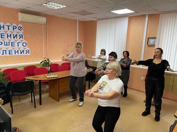 Злынкочане посетили центр общения старшего поколения