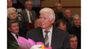 Почётный дорожник России Александр Калашников отмечает 90-летний юбилей