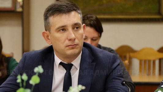 Глава Фокинского района Александр Гаврилов подписал контракт с «БАРС-Брянск»