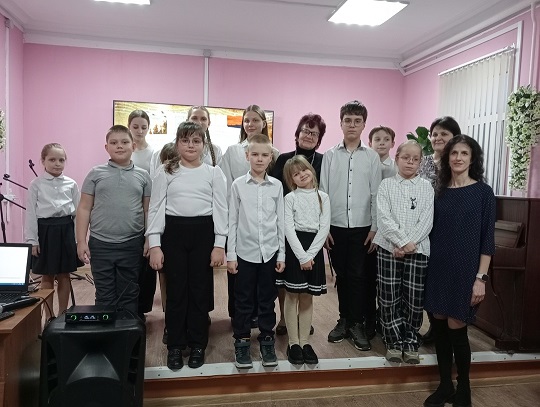 Музыкальный вечер «Нам дороги эти — позабыть нельзя» в Злынковской ДШИ