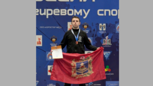 «Бронзу» Первенства России завоевал брянский гиревик Никита Хабаров