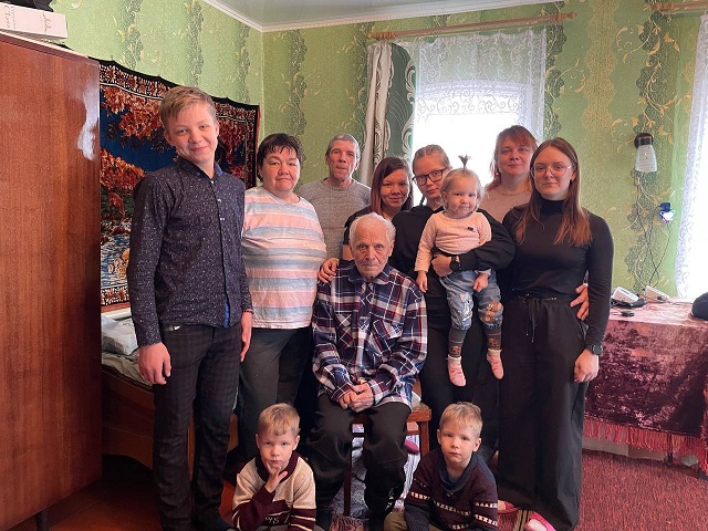 90 летний юбилей злынковского столяра и плотника