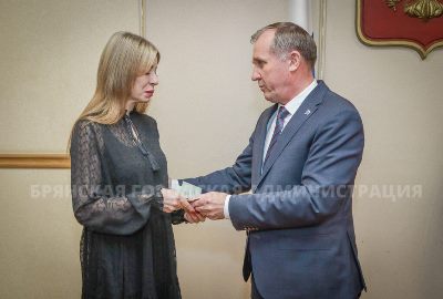 Глава Брянской городской администрации вручил орден Мужества семье погибшего в ходе специальной военной операции