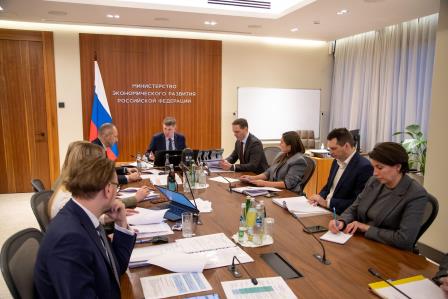 Максим Решетников обсудил с регионами работу по повышению производительности труда