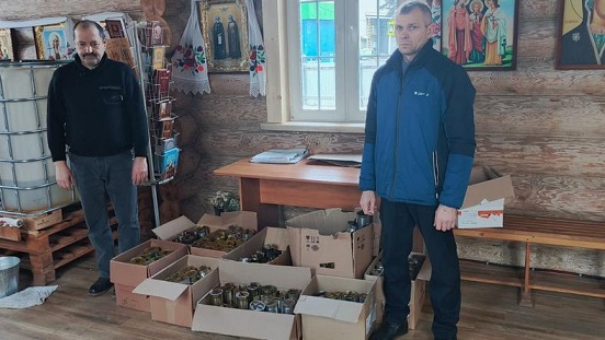 Волонтеры Клетни Брянской области изготовили окопные свечи для военнослужащих