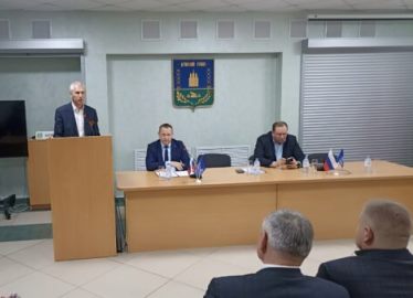 Председатель комитета Государственной Думы ФС РФ по физической культуре и спорту Олег Матыцин посетил Брянский район