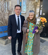 Ветеранам Брянщины вручают медали к 80-летию Победы в Великой Отечественной войне