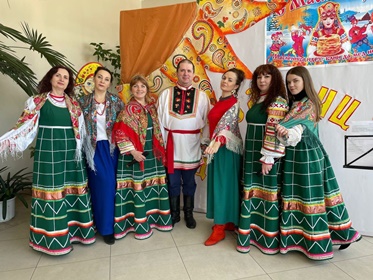 Злынковские участники группы «Активное долголетие» отметили Масленицу