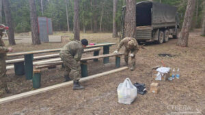 Порядок у Брянского памятника военным журналистам навели активисты и военнослужащие