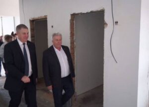 Губернатор Брянской области проинспектировал ход капремонта школы в Гринёво Погарского района