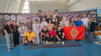 В брянском Новозыбкове состоялось первенство региона по пауэрлифтингу